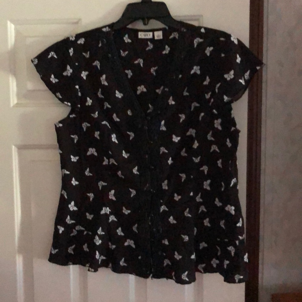 Button front top
